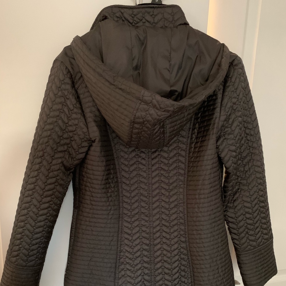 Pre-owned fall jacket. - Picture 4 of 4